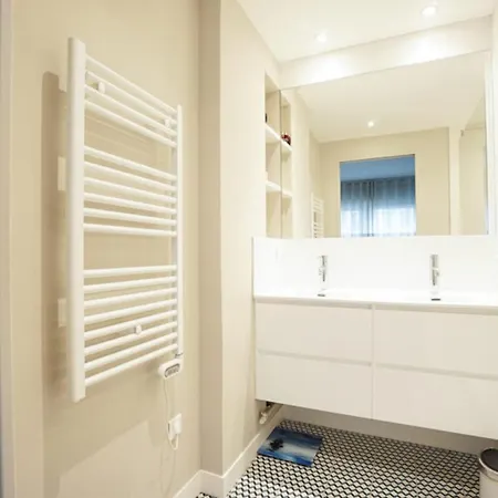 Appartamento Charming Apt Close To The Cartier Foundation Parigi